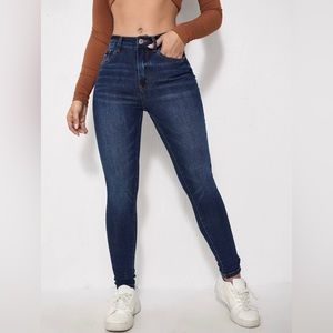 Women’s Size 8/10 Skinny Blue Jeans